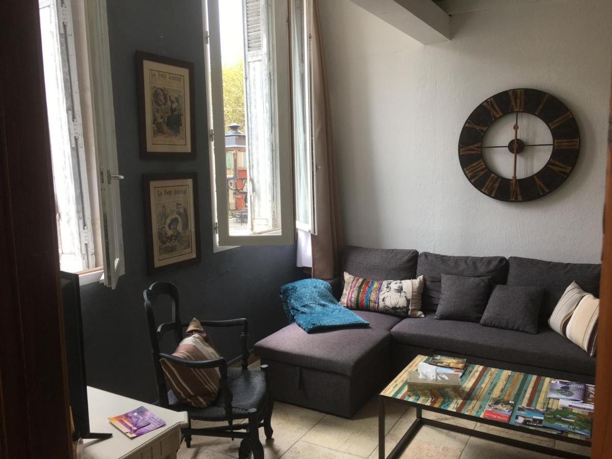 Apartamento Un Coin De Luberon LʼIsle-sur-la-Sorgue Exterior foto