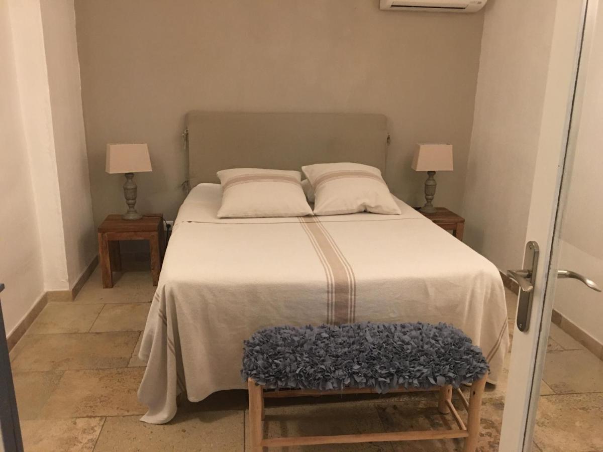 Apartamento Un Coin De Luberon LʼIsle-sur-la-Sorgue Exterior foto