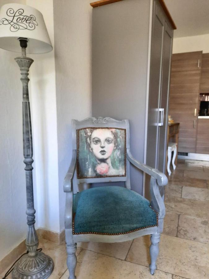 Apartamento Un Coin De Luberon LʼIsle-sur-la-Sorgue Exterior foto