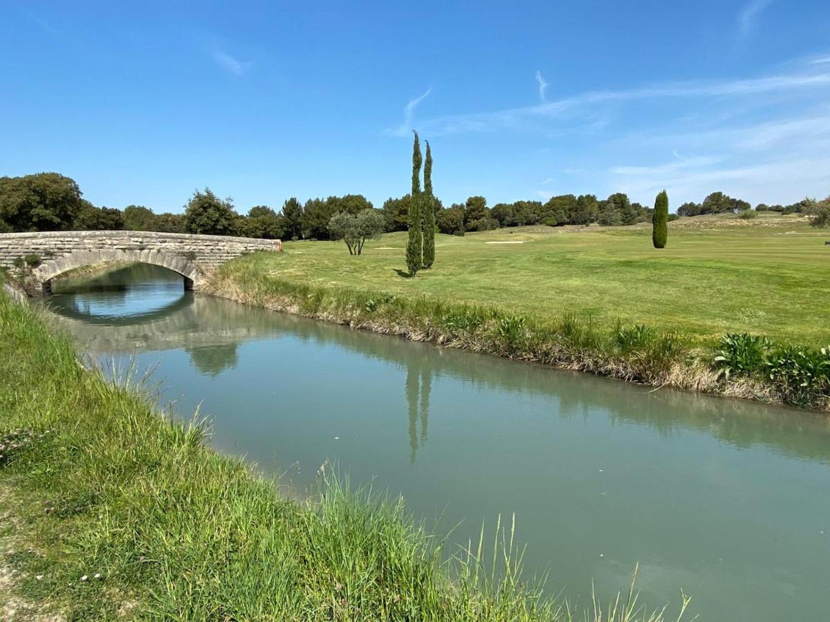 Apartamento Un Coin De Luberon LʼIsle-sur-la-Sorgue Exterior foto
