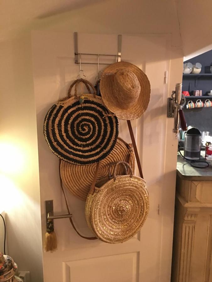 Apartamento Un Coin De Luberon LʼIsle-sur-la-Sorgue Exterior foto