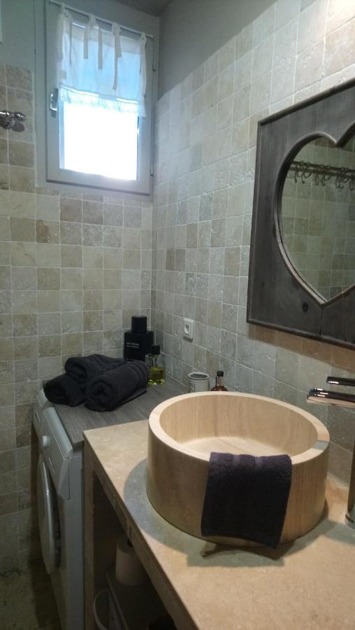 Apartamento Un Coin De Luberon LʼIsle-sur-la-Sorgue Exterior foto